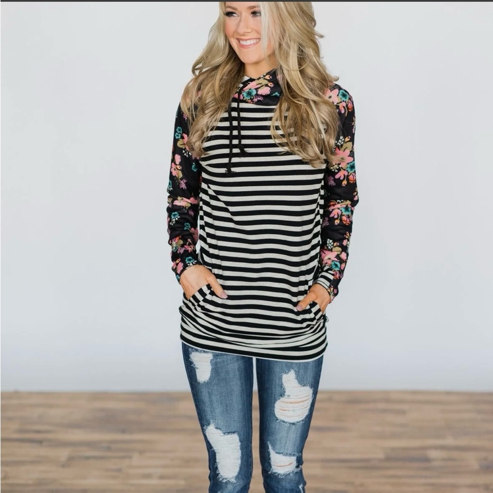 Ampersand double hood